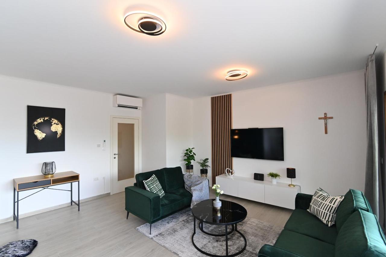 Sea View Deluxe Apartment غييكا المظهر الخارجي الصورة