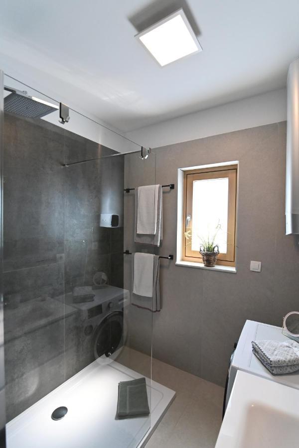Sea View Deluxe Apartment غييكا المظهر الخارجي الصورة