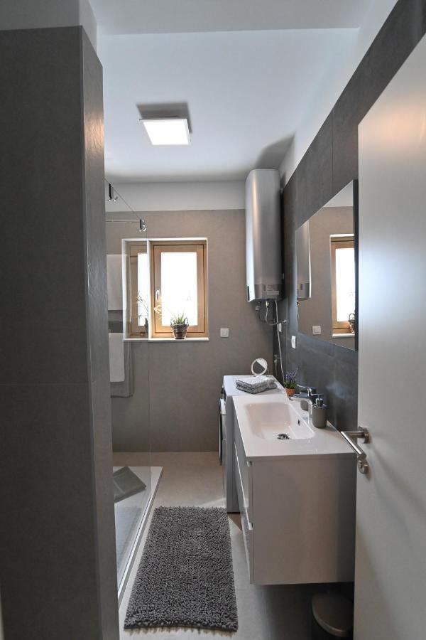 Sea View Deluxe Apartment غييكا المظهر الخارجي الصورة