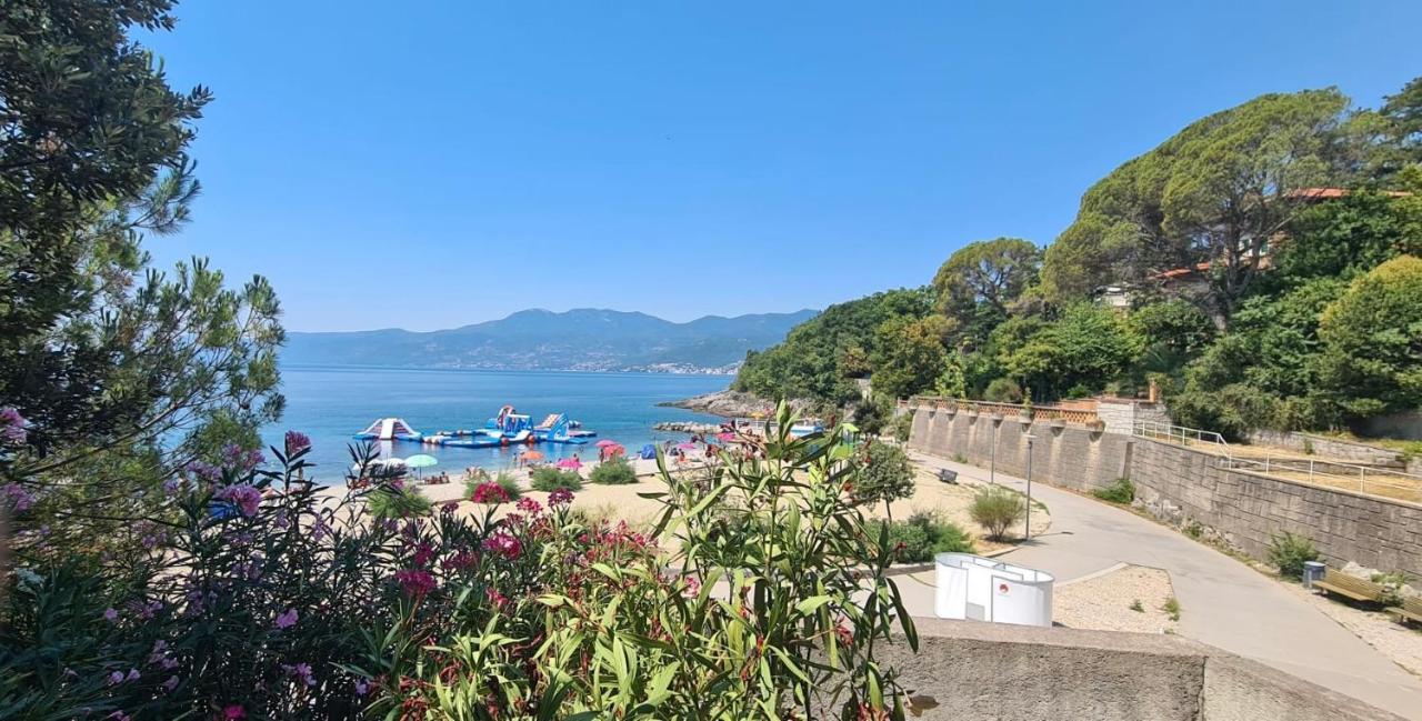 Sea View Deluxe Apartment غييكا المظهر الخارجي الصورة
