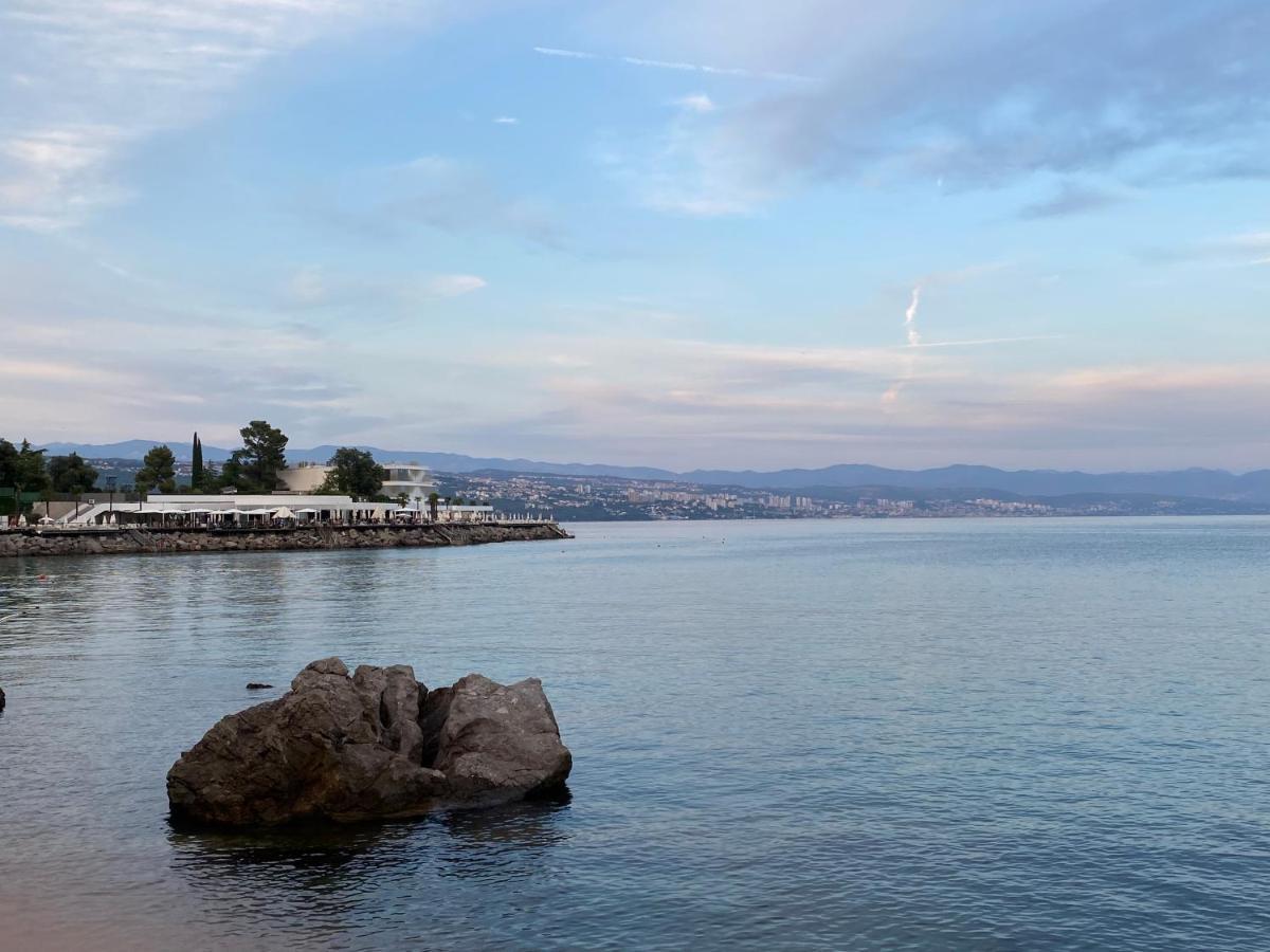Sea View Deluxe Apartment غييكا المظهر الخارجي الصورة